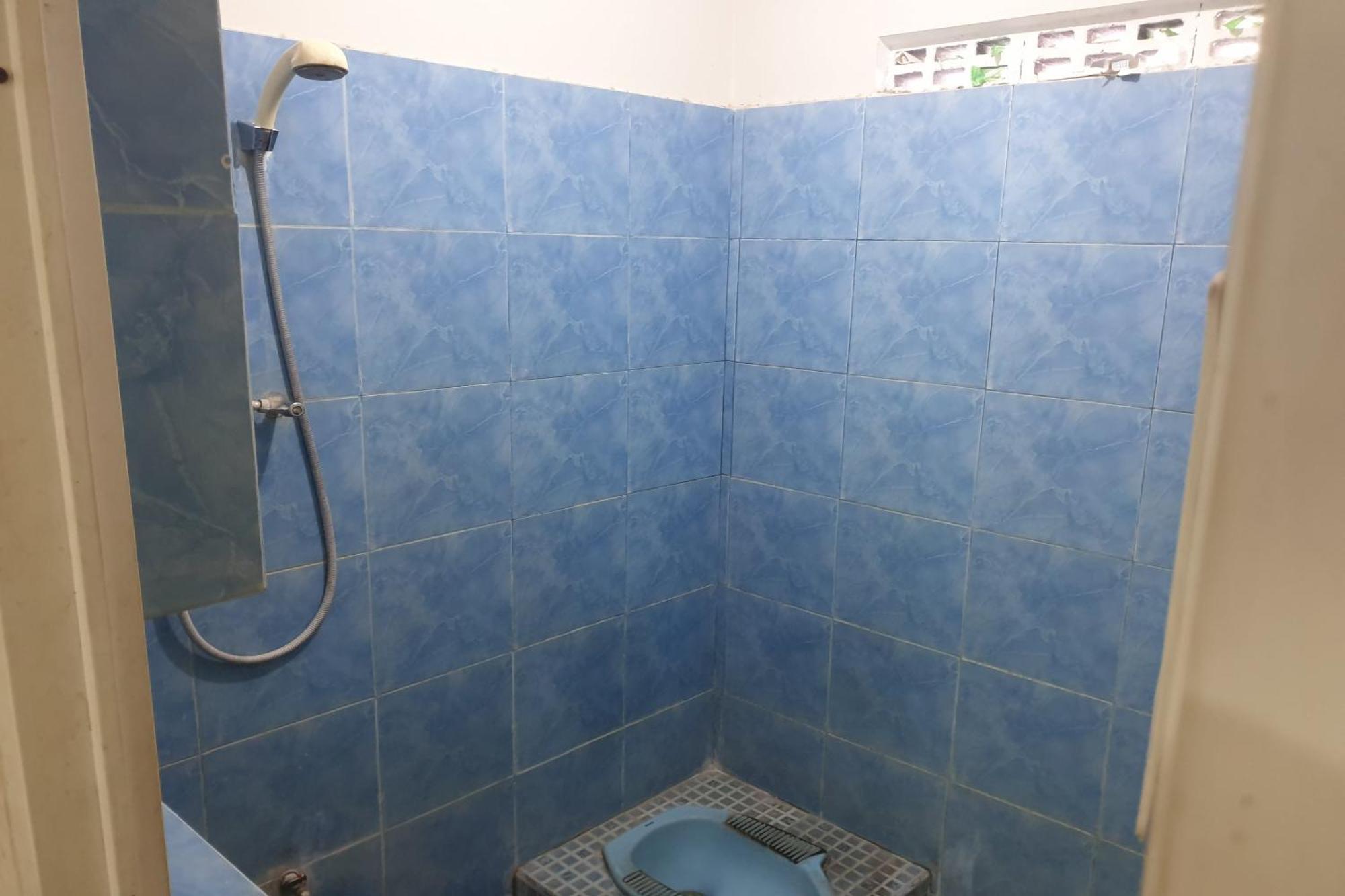 מלון פרובולינגו Oyo Life 2090 Ratna Backpacker Syariah מראה חיצוני תמונה